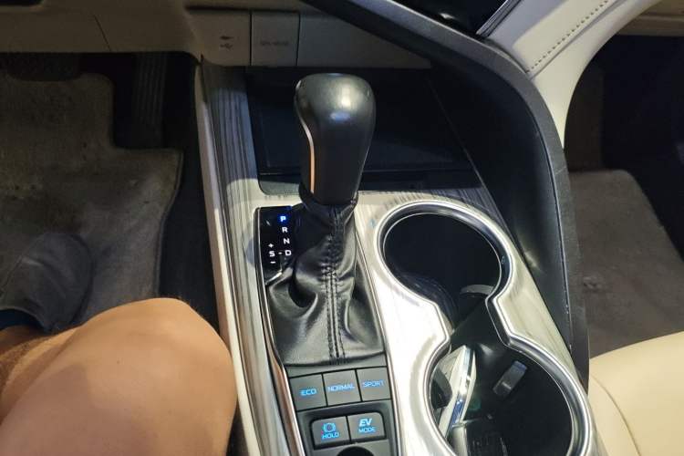 Used Toyota Camry 2019 Dual-Engine 2.5 HG Luxury Edition China VI Standard