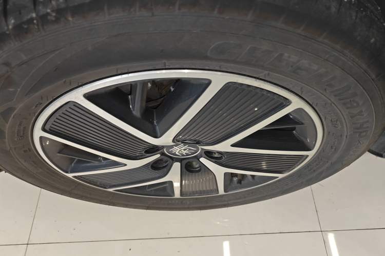 Used BYD Qin L 2025 DM-i Smart Drive 120KM Superior Model
