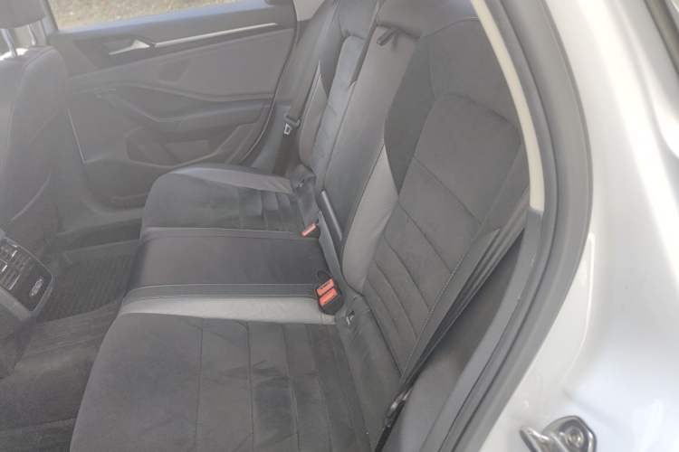 Used Volkswagen Sagitar 2019 280TSI DSG Luxury Model China V Emission Standard Left Rear Seat