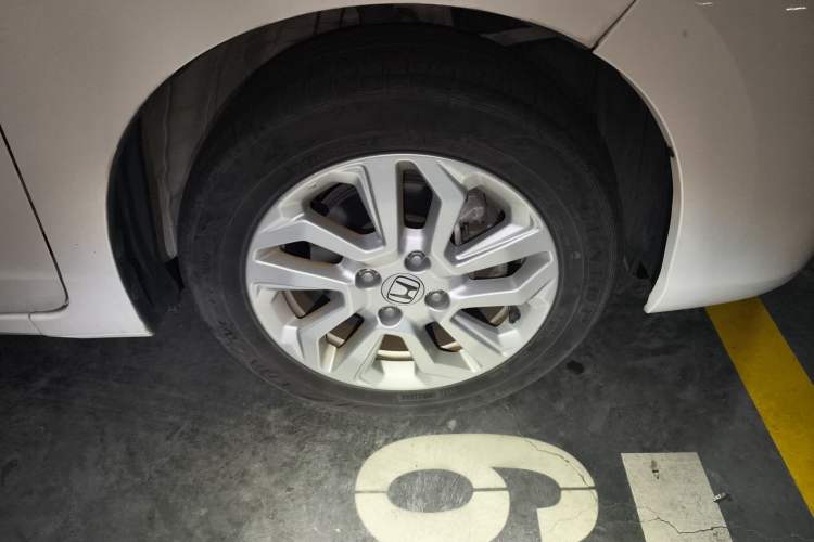 Used Honda Fit 2018 1.5L CVT Comfort Sunroof Version Right Front Wheel Hub