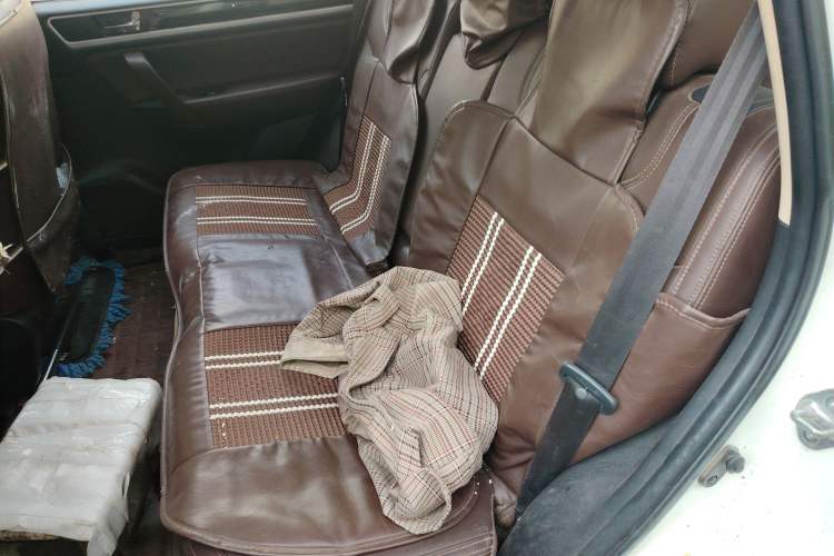 Used Yema T70 2016 Upgraded Model 1.8L Manual Comfort Version Left Rear Seat