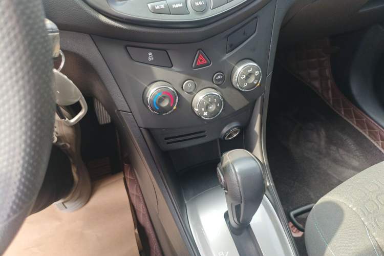 Used Chevrolet Trax 2016 1.4T Automatic Two-Wheel Drive Comfort Version with Sunroof
