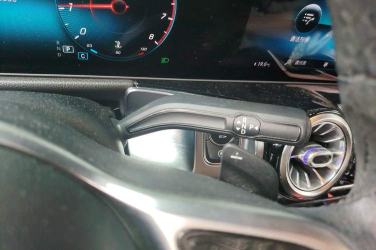 Used Mercedes-Benz GLB 2020 GLB 200 Stylish Edition Gear Lever