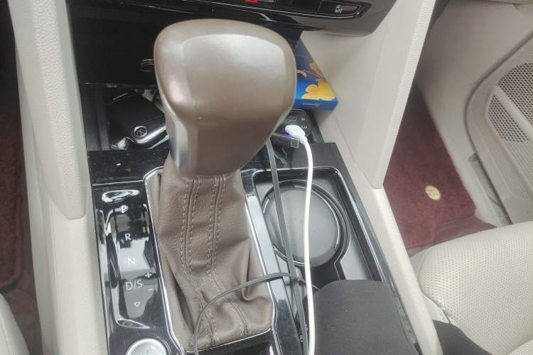 Used Volkswagen Viloran 2020 380TSI Prestige Edition Gear Lever
