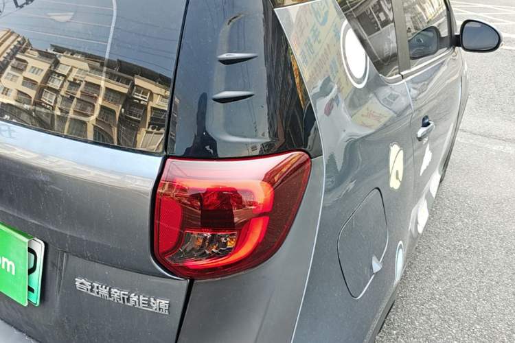Used Chery QQ Little Ant 2022 Sweet Pink Edition Half-Sugar Version Lithium Iron Phosphate 29.2 kWh 30 kW 301 km