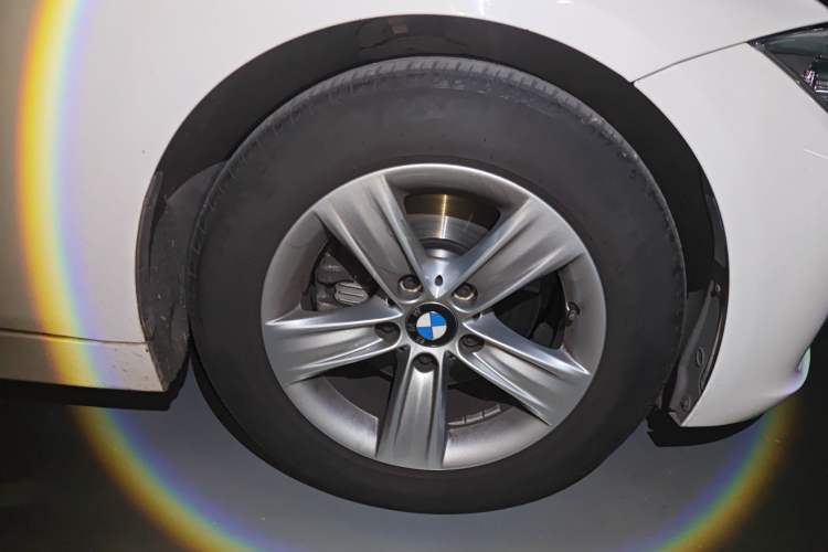 Used BMW 3 Series 2013 320i Sport Edition Right Front Wheel Hub