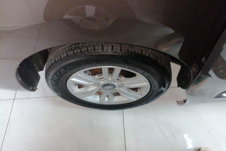 Used Huasong 7 2015 2.0T Automatic Comfort Model Right Rear Wheel Hub