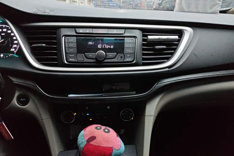 Used Buick GT 2015 15N Automatic Elite Version Audio And AC Panel