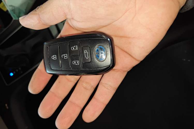 Used Toyota Granvia 2023 2.5L Hybrid Flagship VIP Edition Vehicle Key