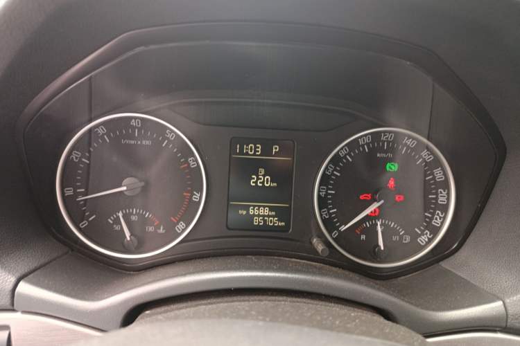 Used Skoda Octavia 2012 2.0L Automatic Yijie Version Instrument Cluster