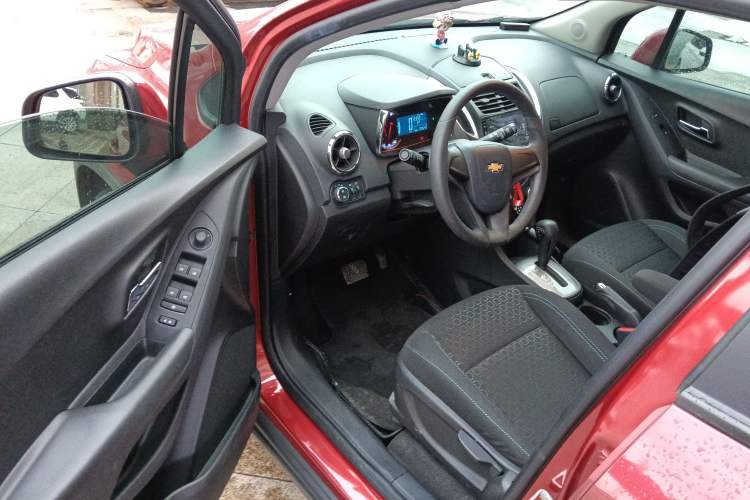 Used Chevrolet Trax 2016 1.4T Automatic Two-Wheel Drive Comfort Version with Sunroof
