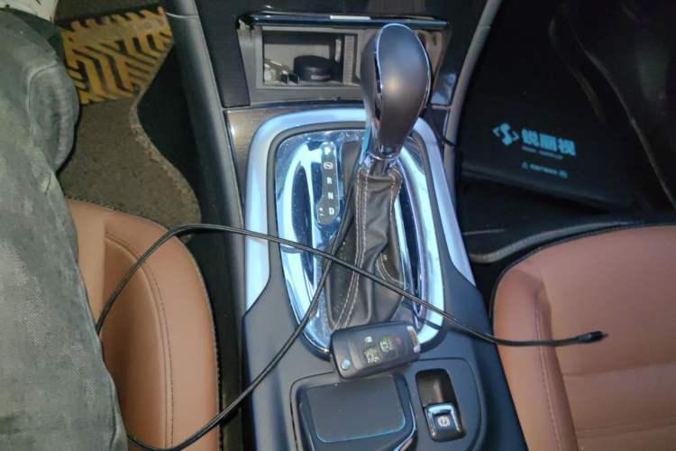 Used Buick Regal 2014 GS 2.0T Passionate Sport Edition Gear Lever