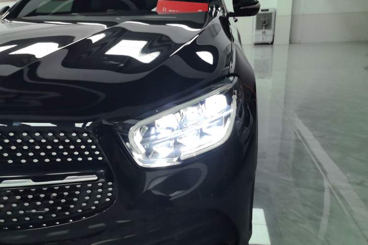 Used Mercedes-Benz GLC Coupe 2020 GLC 260 4MATIC Coupe SUV
