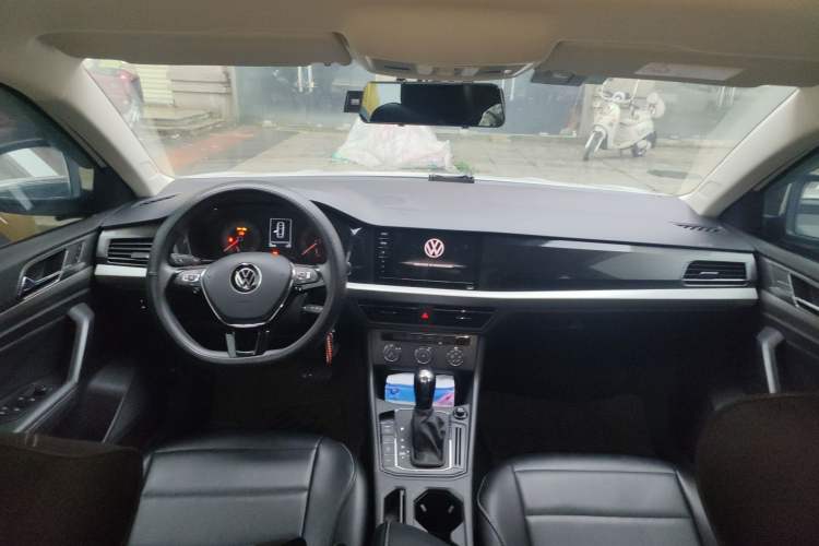 Used Volkswagen Lavida 2019 280TSI DSG Comfort Edition China VI standard Center Console