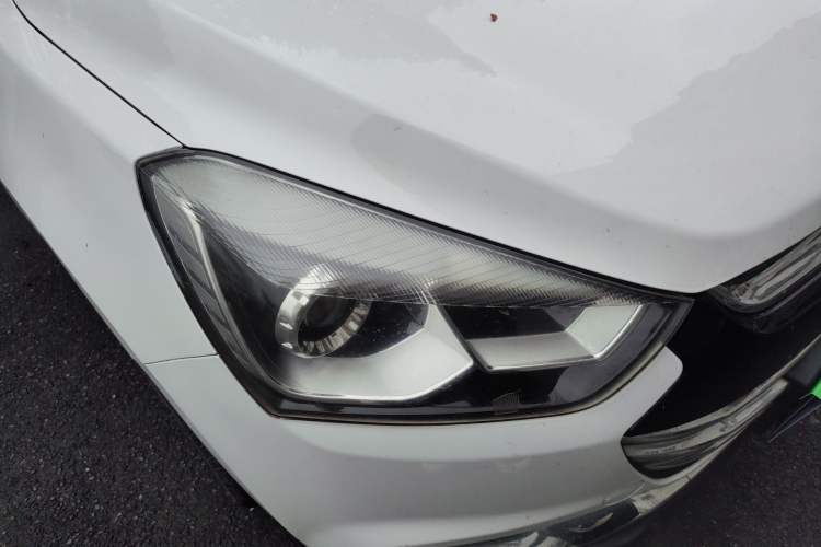 Used JAC Group Refine S2 2015 1.5L Manual Luxury Smart Model Right Front Headlight