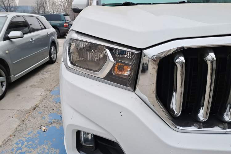 Used SAIC MAXUS T60 2017 2.0T Gasoline Automatic 4x4 High-Ride Elite Standard Cabin
