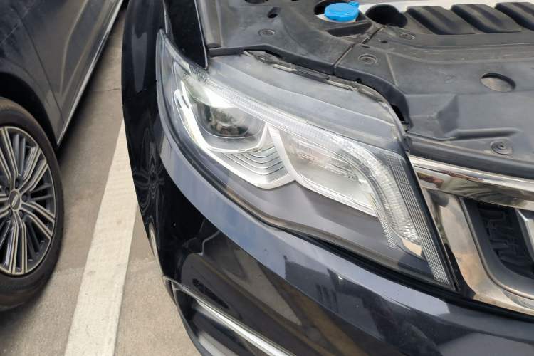 Used Geely Auto Emgrand X7 Sport 2018 1.8TD Automatic Two-Wheel Drive Smart Connect 4G Internet Edition
