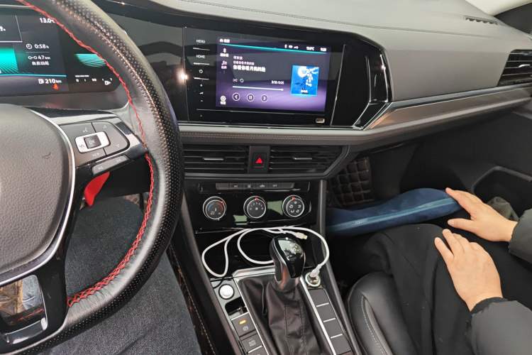 Used Volkswagen Sagitar 2021 280TSI DSG Excellence Edition Audio And AC Panel