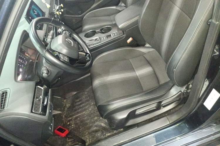 Used Honda Civic 2022 240TURBO CVT Dynamic Edition Left Front Seat