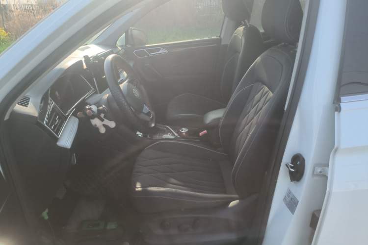 Used Volkswagen Tiguan L 2023 330TSI Automatic Two-Wheel Drive Smart Edition Left Front Seat