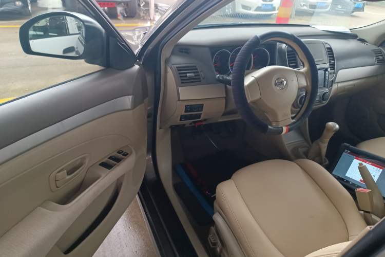 Used Nissan Sylphy 2012 Classic 1.6XE Manual Comfort Edition Driver Seat