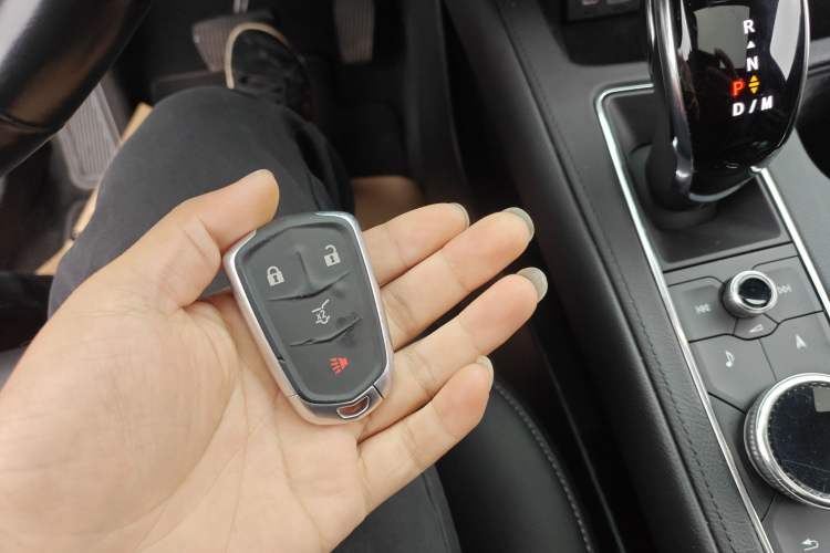 Used Cadillac XT4 2018 28T Two-Wheel-Drive Luxury Model
