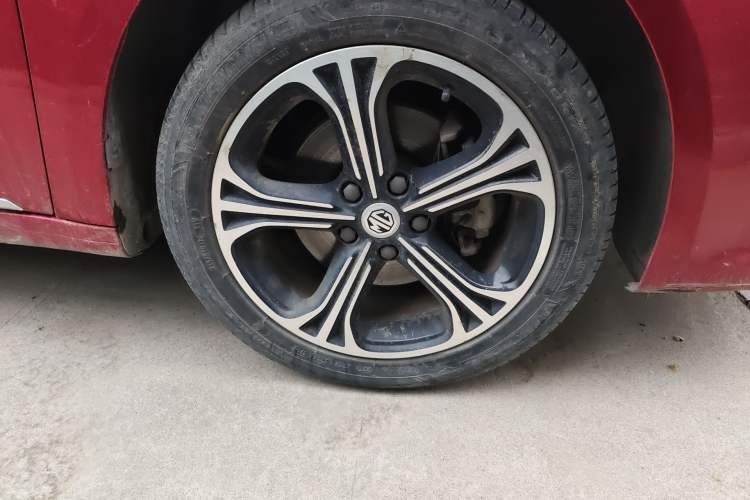 Used MG 6 2017 20T Automatic Luxury Smart Connect Version China V Standard Right Front Wheel Hub