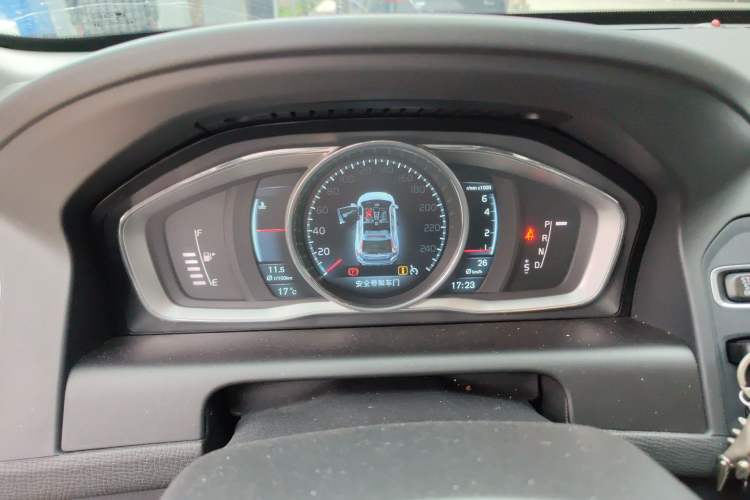 Used Volvo XC60 2014 T6 Zhiyi Edition Instrument Cluster