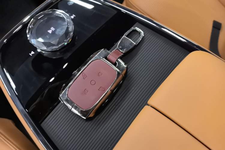 Used Geely Galaxy LEVC L380 2025 805 km Flagship Version All-Wheel Drive Interior 1