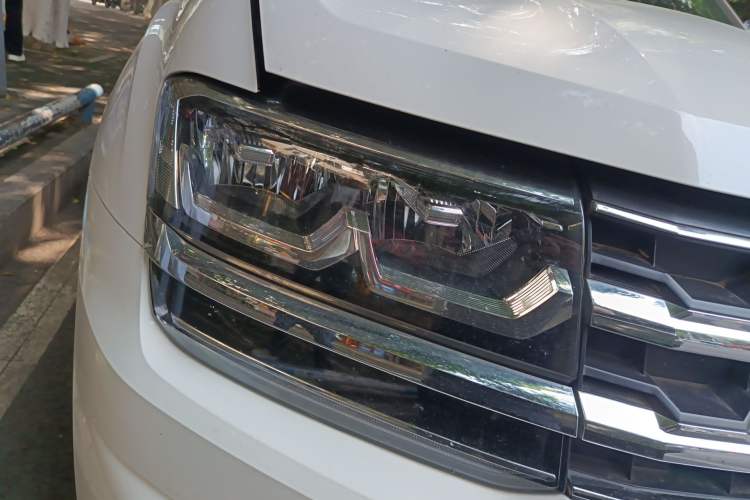 Used Volkswagen Teramont 2017 380TSI Four-Wheel Drive Luxury Edition Right Front Headlight