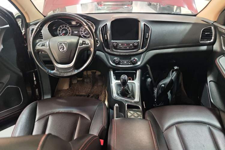 Used Baojun 560 2015 1.8L manual luxury version