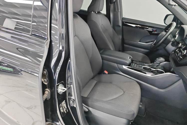 Used Toyota Crown Kluger 2023 2.5L HEV Two-Wheel Drive Entry Version (5 Seats)
