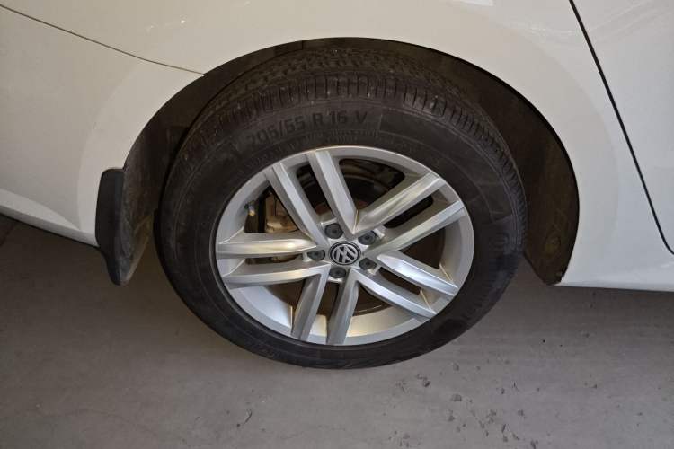 Used Volkswagen Gran Lavida 2015 230TSI DSG Comfort Edition