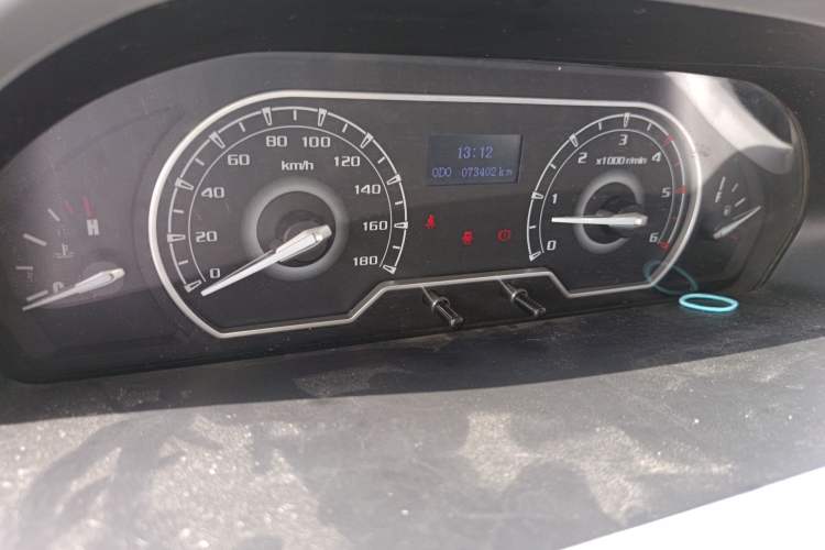 Used SAIC MAXUS Xintu V80 2019 2.0T Plus 6-Speed Manual – Aoyuntong Short Wheelbase Ultra-Low Roof 5/6-Seater