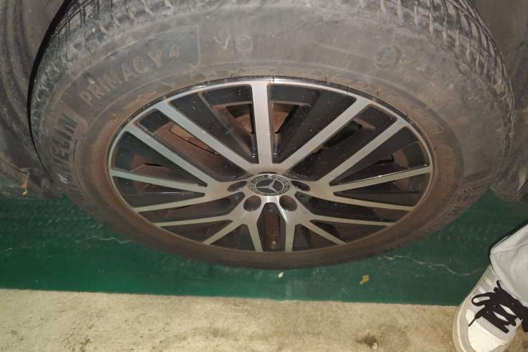 Used Mercedes-Benz GLC Coupe 2023 GLC 260 4MATIC Coupe SUV Right Front Wheel Hub