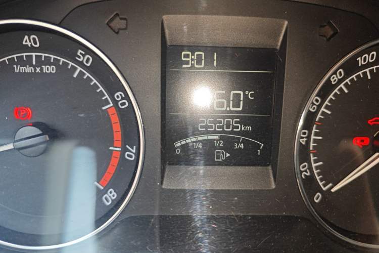 Used Skoda Rapid Spaceback 2014 1.6L Manual Enjoyment Edition
