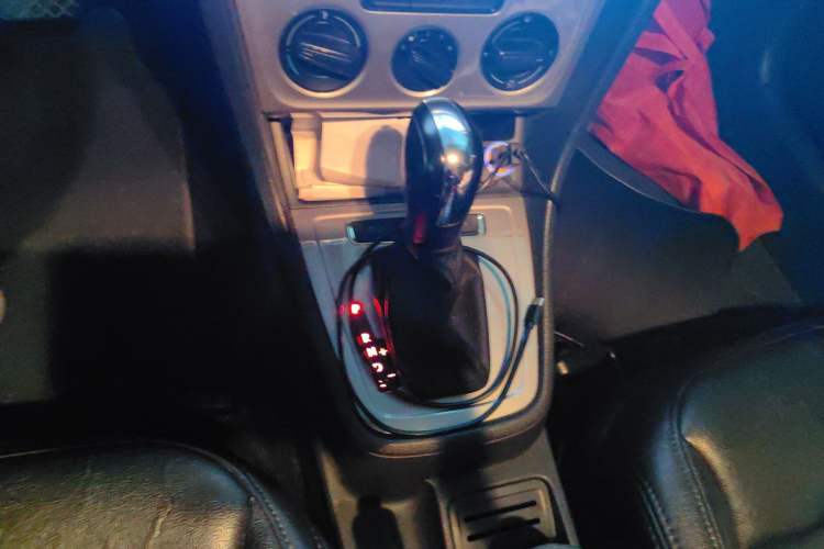 Used Volkswagen Lavida 2013 Revised Classic 1.6L Automatic Fashion Edition
