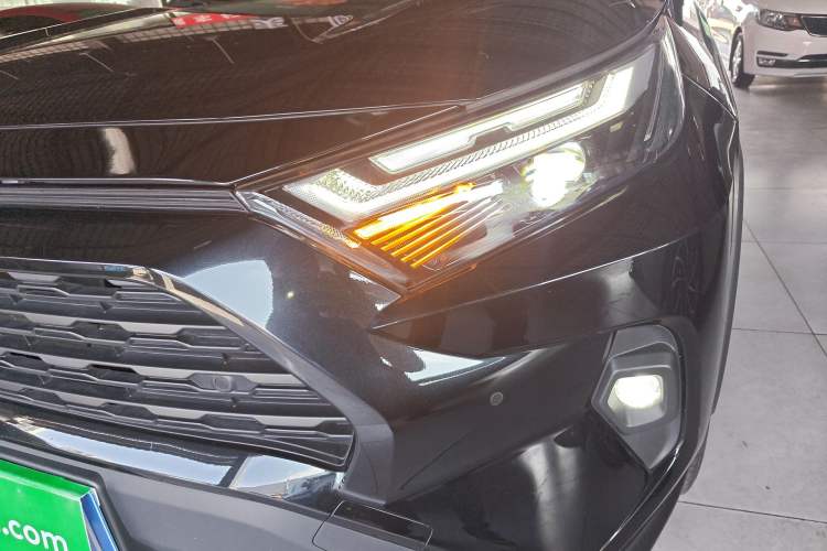 Used Toyota RAV4 2023 2.0L CVT Two-Wheel Drive Fashion Plus Edition