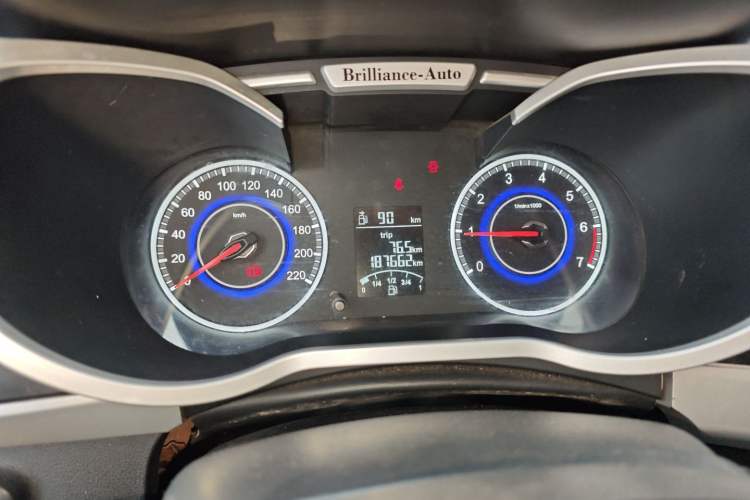 Used Brilliance V3 2015 1.5L Manual Base Version Odometer Close Up