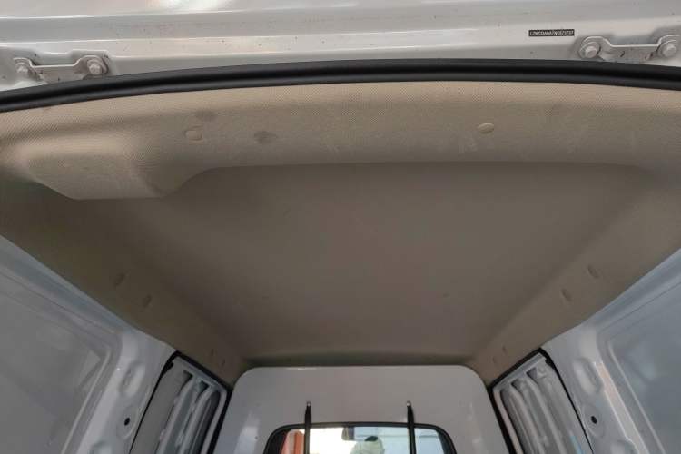 Used Wuling Hongguang V 2022 1.5L Jingqu Edition Enclosed-Window Vehicle with Electric Power Steering LAR
