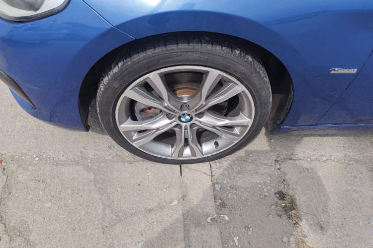 Used BMW 1 Series 2017 120i Design Package Model Exterior 4