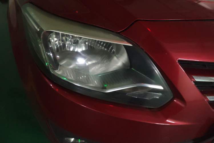 Used CHANGAN Alsvin V3 2012 1.3L Manual Luxury Version China IV Standard
