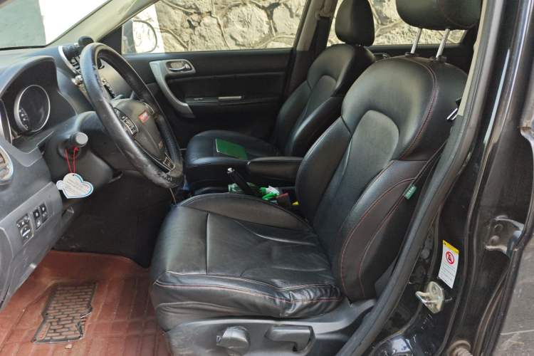 Used Haval H6 2013 Upgraded Model 2.4L Automatic Two-Wheel Drive Elite Version