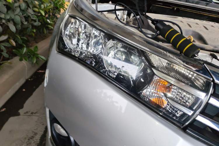 Used Toyota Corolla 2014 1.6L Manual GL Right Front Headlight
