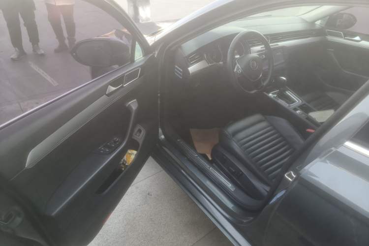 Used Volkswagen Magotan 2017 330TSI DSG Leading Model