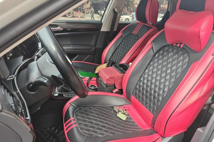 Used Volkswagen Tayron X 2020 330TSI Two-Wheel Drive Luxury Smart Connectivity Version Left Front Seat