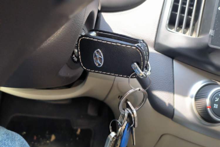 Used Hyundai Celesta 2015 1.6L Automatic Comfort Model
