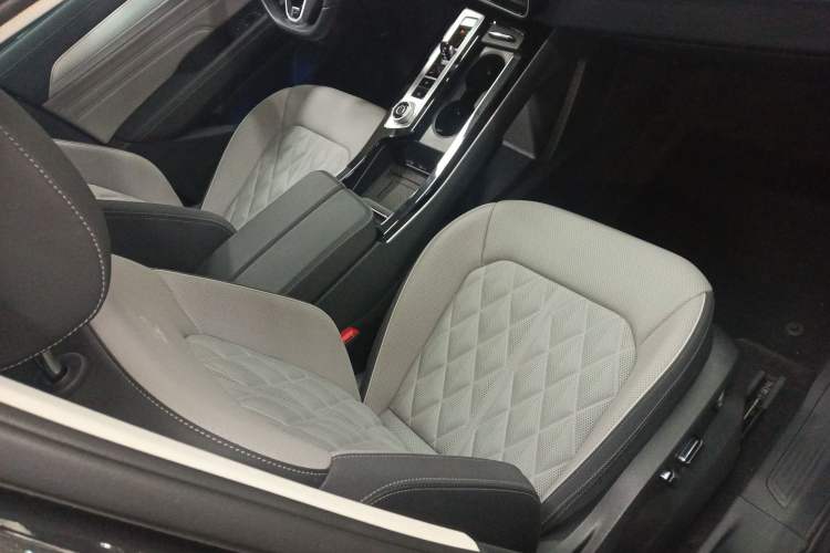 Used Volkswagen Tavendor 2024 380TSI All-Wheel Drive R-Line Cruise Edition