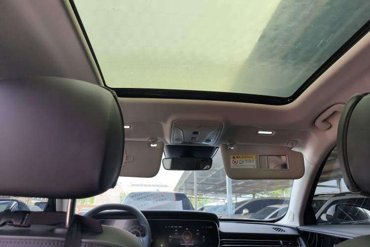 Used Hongqi HS5 2022 Facelifted Version 2.0T Smart Connect Flagship All-Wheel-Drive Edition Headliner