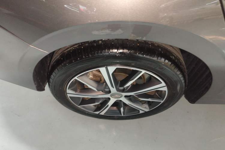 Used Geely Auto Emgrand 2022 4th Generation 1.5L CVT Flagship Model Exterior 5